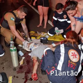 Fotos de Motociclista sofre ferimentos graves após bater em carro capotado na rodovia PR-323 em Paiçandu 