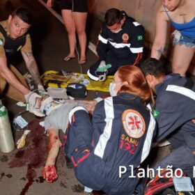 Fotos de Motociclista sofre ferimentos graves após bater em carro capotado na rodovia PR-323 em Paiçandu 