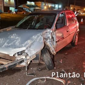 Fotos de Motociclista sofre ferimentos graves após bater em carro capotado na rodovia PR-323 em Paiçandu 