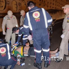 Fotos de Motociclista sofre ferimentos graves após bater na traseira de caminhão em Maringá