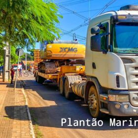 Mulher é socorrida de helicóptero após ter pernas esmagadas por carreta  Foto 1 Fotos de Mulher é socorrida de helicóptero após ter pernas esmagadas por carreta