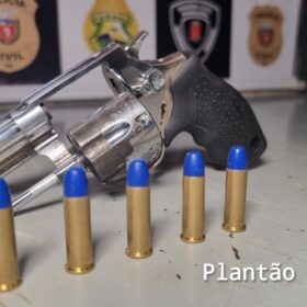 Fotos de Polícia Militar prende dupla armada e evita possível homicídio em Maringá