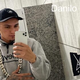Fotos de Um homem morreu e três pessoas foram baleados durante uma partida de futebol em Maringá