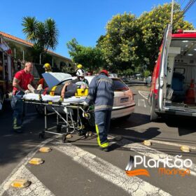 Colisão seguida de capotamento em Maringá deixa dois feridos Foto 1 Fotos de Colisão seguida de capotamento em Maringá deixa dois feridos