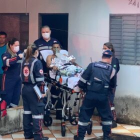 Fotos de Jovem de Sarandi é atingido por três tiros, minutos após deixar o CPIM - Colônia Penal Industrial de Maringá 