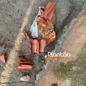 Fotos de Suspeito de matar jovem a pedradas em Sarandi, é preso ao passar na frente do velório com a blusa e uma corrente da vítima 
