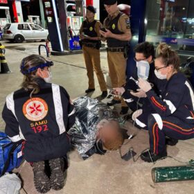 Jovem é socorrido com ferimentos graves após ser esfaqueado em Maringá Foto 1 Fotos de Jovem é socorrido com ferimentos graves após ser esfaqueado em Maringá