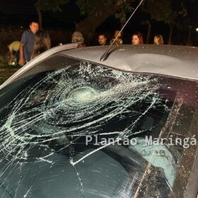 Fotos de Motociclista tenta desviar de buraco e bate de frente com carro, em Maringá