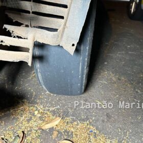 Fotos de Motorista embriagado avança preferencial, causa acidente e tenta fugir empurrando carro em Maringá 