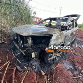 Fotos de Mulher é sequestrada e ladrões colocam fogo no carro da vítima em Maringá
