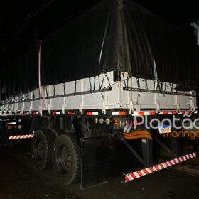 Fotos de Polícia Militar de Maringá recupera carreta carregada com fertilizante roubada em Ponta Grossa