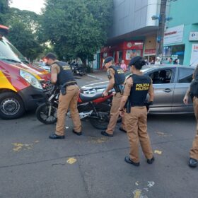 Fotos de Câmera registra acidente que deixou casal de motociclista ferido em Maringá