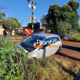 Fotos de Câmera registra carro com gestante de 8 meses sendo arrastado por trem em Sarandi