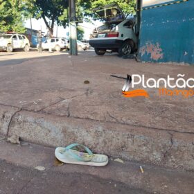 Carro bate contra parede de comércio e deixa uma pessoa morta em Sarandi Foto 2 Fotos de Carro bate contra parede de comércio e deixa uma pessoa morta em Sarandi