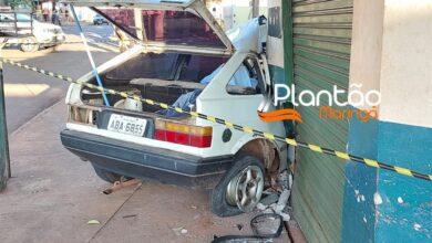 Fotos de Carro bate contra parede de comércio e deixa uma pessoa morta em Sarandi