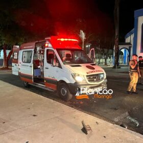Fotos de Carro 'voa', após motorista discutir com a mãe e joga veículo contra praça em Maringá