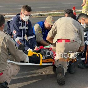 Fotos de Garçom é intubado após cair de caminhão enquanto pegava rabeira em Maringá