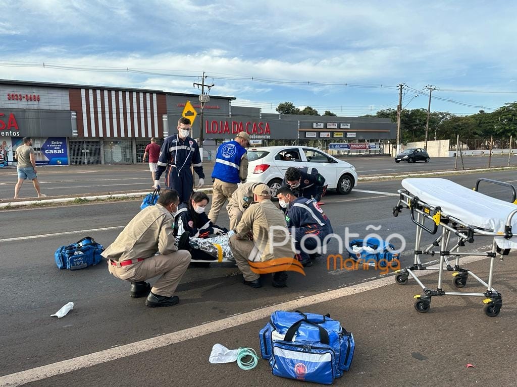 Garçom é intubado após cair de caminhão enquanto pegava rabeira em Maringá  - Plantão Maringá