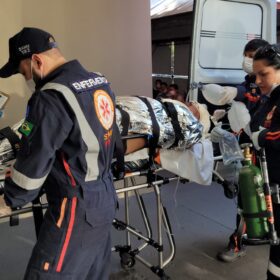 Homem é brutalmente agredido com pedradas na cabeça em Maringá Foto 1 Fotos de Homem é brutalmente agredido com pedradas na cabeça em Maringá