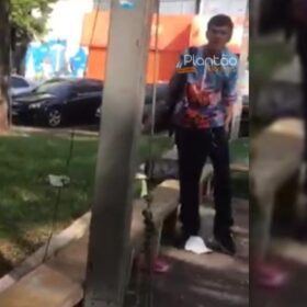 Homem é intubado após ser esfaqueado no centro de Maringá Foto 1 Fotos de Homem é intubado após ser esfaqueado no centro de Maringá