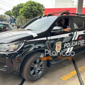 Fotos de Câmera registra momento em que homem é preso com pistola em posto de combustível em Maringá