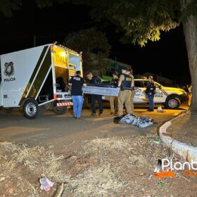 Fotos de Homem vai atender chamado na porta de casa e é assassinado a tiros