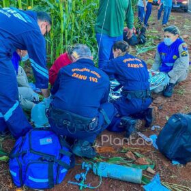 Jovem é socorrido de helicóptero após queda de moto Foto 1 Fotos de Jovem é socorrido de helicóptero após queda de moto