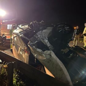 Fotos de Moça que foi ejetada de veículo em acidente na rodovia BR-376, em Maringá morre no hospital