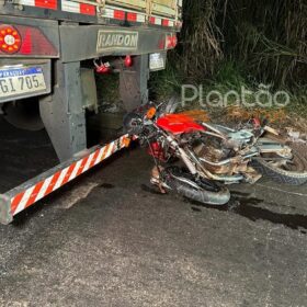 Motociclista morre após bater em caminhão e depois ser atropelado por outros veículos em Maringá Foto 9 Fotos de Motociclista morre após bater em caminhão e depois ser atropelado por outros veículos em Maringá