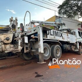 Fotos de Operário fica soterrado após barranco desmoronar em obra em Maringá 