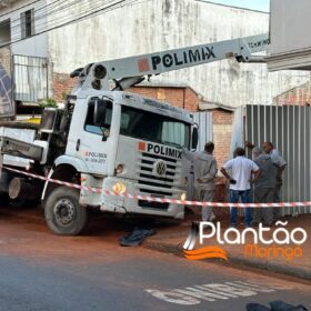 Fotos de Operário fica soterrado após barranco desmoronar em obra em Maringá 