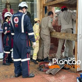 Fotos de Operário fica soterrado após barranco desmoronar em obra em Maringá 