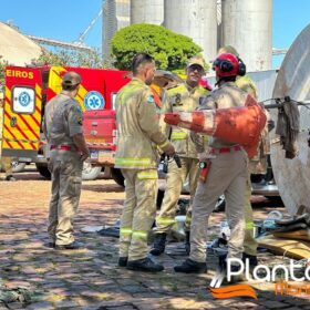 Fotos de Pintores são intoxicados por tinta dentro de caixa d'água em Maringá