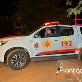 Fotos de Trabalhador é resgatado após ficar com pé preso em caminhão betoneira em Maringá 