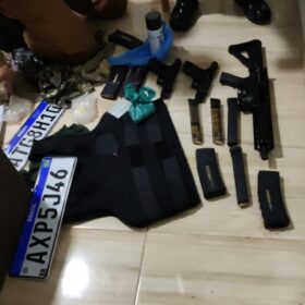 Três suspeitos de executar homem com tiros de fuzil em Maringá são presos em Londrina  Foto 6 Fotos de Três suspeitos de executar homem com tiros de fuzil em Maringá são presos em Londrina