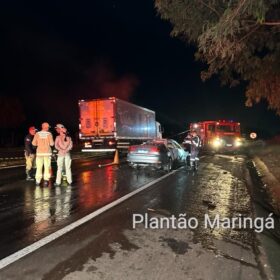 Fotos de Carro explode após batida e motorista morre carbonizado em Maringá