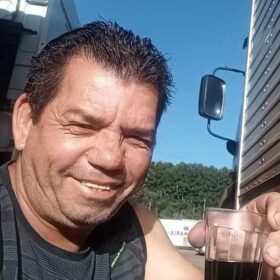 Fotos de Condutor morre após ser ejetado de veículo durante capotamento em Mandaguaçu