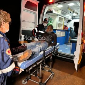 Fotos de Homem com mandado de prisão em aberto é baleado e preso após atacar e tentar tomar arma de policial feminina em Maringá