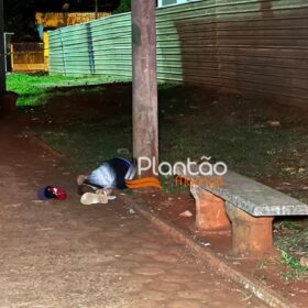 Fotos de Homem é executado com tiro na nuca ao lado de igreja católica em Maringá