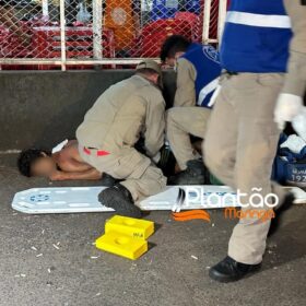 Fotos de Homem é socorrido em estado grave após ser esfaqueado em Maringá