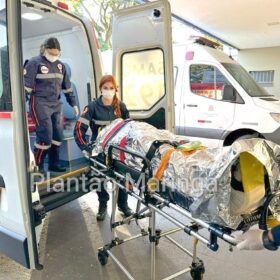 Motociclista é socorrido com ferimentos graves após colisão com carro em Maringá Foto 3 Fotos de Motociclista é socorrido com ferimentos graves após colisão com carro em Maringá