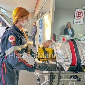 Motociclista é socorrido com ferimentos graves após colisão com carro em Maringá Foto 2 Fotos de Motociclista é socorrido com ferimentos graves após colisão com carro em Maringá