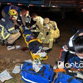Fotos de Motociclista sofre ferimentos graves após bater na traseira de carreta em Maringá