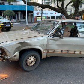 Mulher de 19 anos com Del Rey roubado é presa após perseguição em Maringá Foto 12 Fotos de Mulher de 19 anos com Del Rey roubado é presa após perseguição em Maringá