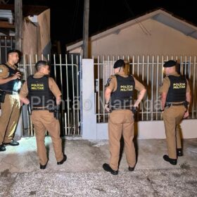 Fotos de Mulher é atingida por três golpes de faca pelo ex-marido em Sarandi