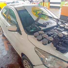 Fotos de Polícia Rodoviária Estadual apreende armas e carregadores caracol para fuzil 556 em Maringá 