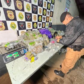 Fotos de Rocam localiza distribuidora de drogas e apreende mais de meio milhão de reais em entorpecentes em Sarandi