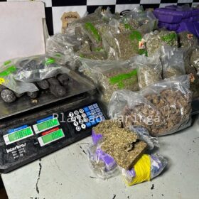 Fotos de Rocam localiza distribuidora de drogas e apreende mais de meio milhão de reais em entorpecentes em Sarandi