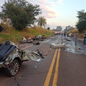 Fotos de Carro fica destruído após acidente impressionante na rodovia BR-376
