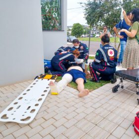 Fotos de Ciclista é intubado após ser atropelado por carro em Maringá